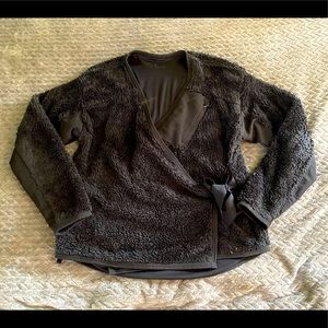Small Black Nike Sherpa Wrap Jacket